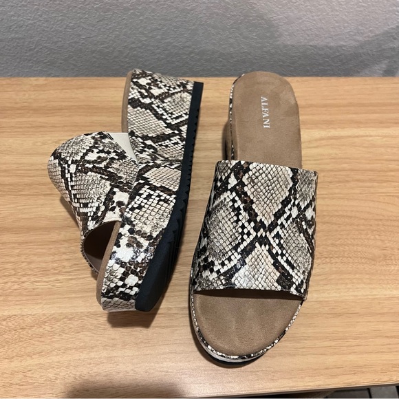 ALFANI Womens Beige Snakeskin Cushioned Platform Slip On Slide Sandals - 8.5 - Picture 7 of 10